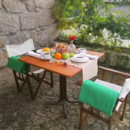 坎普里哈达斯农家乐 *