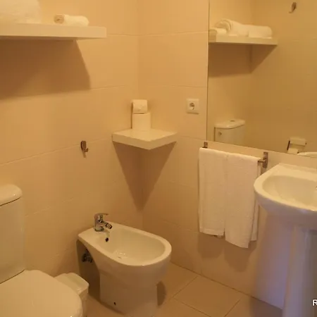 农家乐 坎普里哈达斯农家乐 *